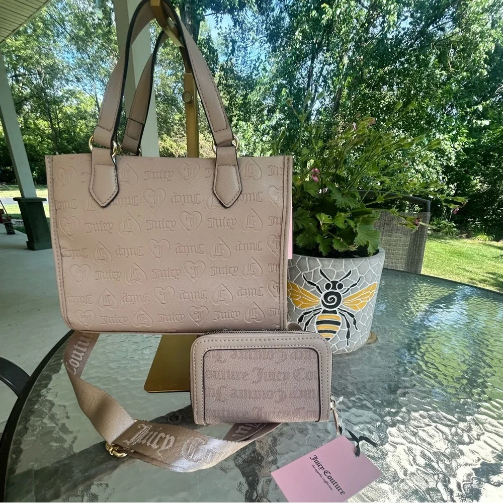 NWT- Juicy Couture Beige Tote and Wallet Set - Picture 8 of 9